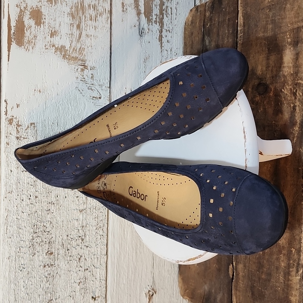 Gabor Perforated Dark Blue Suede Ballet Flats 8 Excellent condition